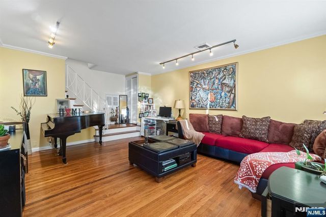 403 Hazlitt Avenue, Leonia, NJ 07605