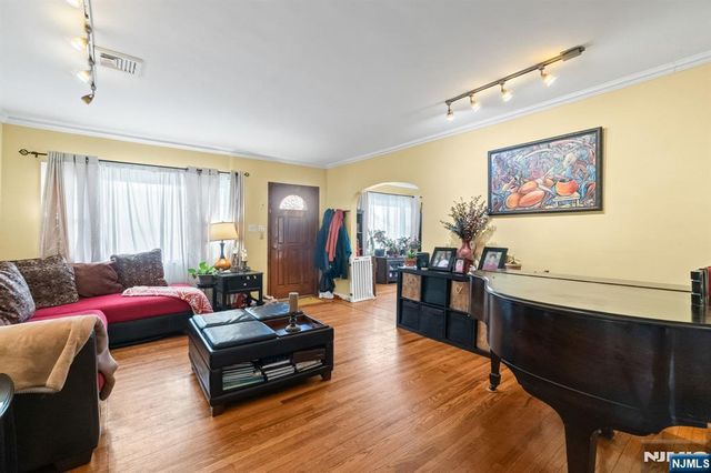 403 Hazlitt Avenue, Leonia, NJ 07605