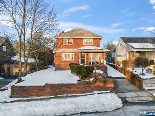 403 Hazlitt Avenue, Leonia, NJ 07605