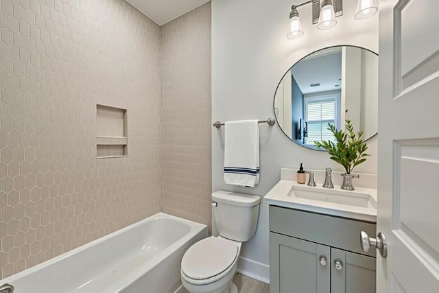 1032 Avenue Of Oaks, Charleston, SC 29407