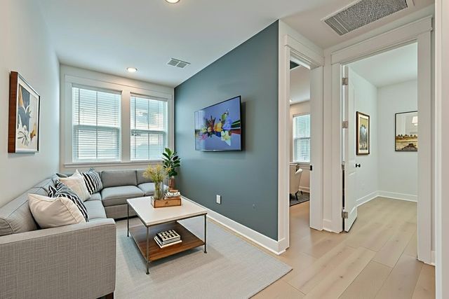 1032 Avenue Of Oaks, Charleston, SC 29407