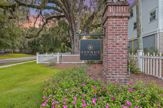 1032 Avenue Of Oaks, Charleston, SC 29407