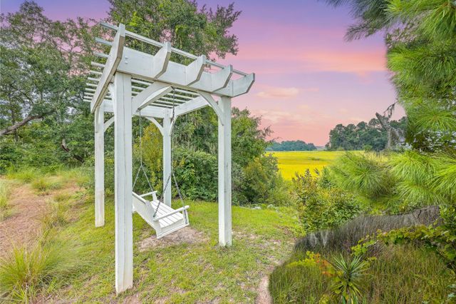 1032 Avenue Of Oaks, Charleston, SC 29407