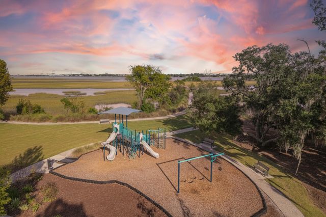 1032 Avenue Of Oaks, Charleston, SC 29407