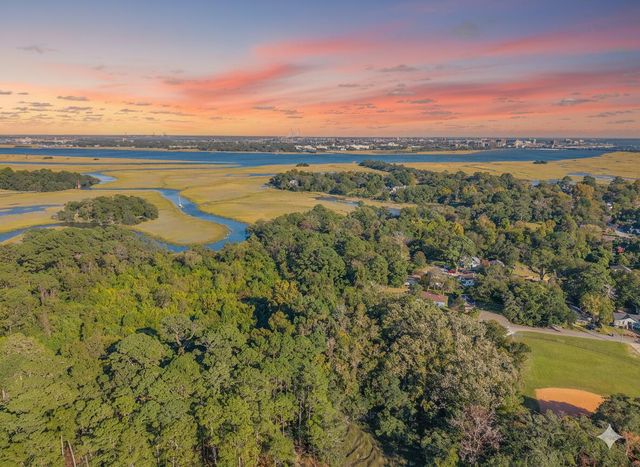 1032 Avenue Of Oaks, Charleston, SC 29407