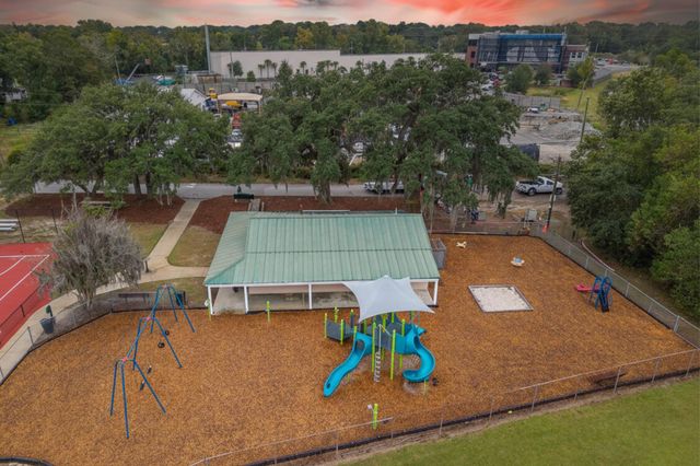 1032 Avenue Of Oaks, Charleston, SC 29407