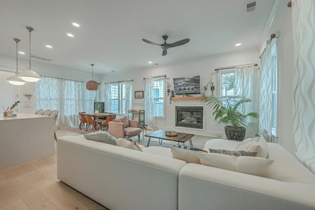 1032 Avenue Of Oaks, Charleston, SC 29407