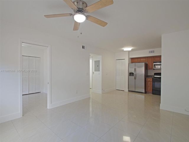 3680 N 56th Ave 811, Hollywood, FL 33021