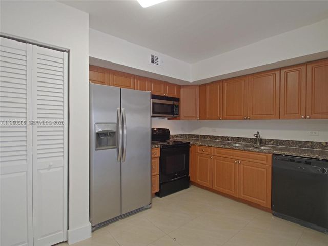 3680 N 56th Ave 811, Hollywood, FL 33021
