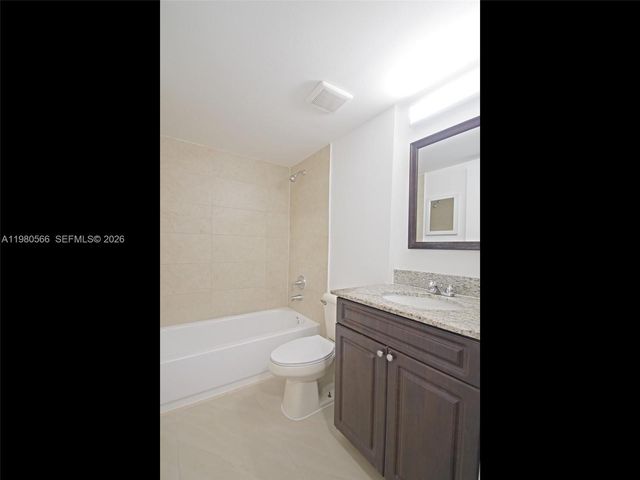 3680 N 56th Ave 811, Hollywood, FL 33021