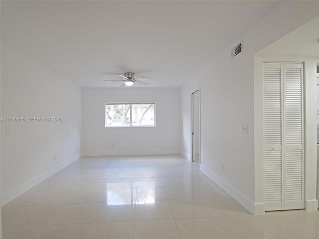 3680 N 56th Ave 811, Hollywood, FL 33021