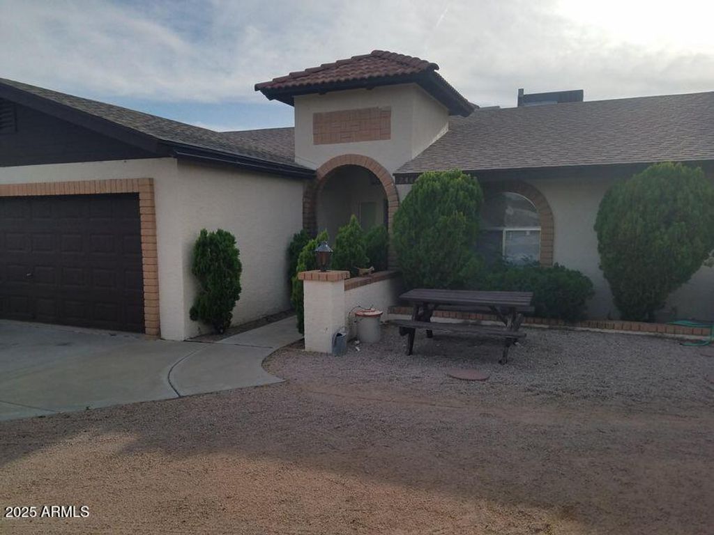 2442 N 76th Street, Mesa, AZ 85207