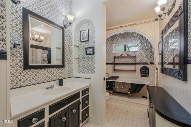 218 Palomares Avenue, Ventura, CA 93003