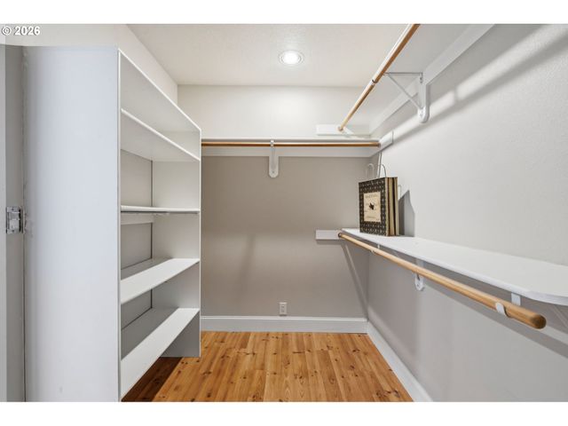 16800 Nw ELLIOT Rd, Portland, OR 97231