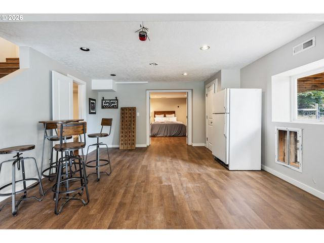 16800 Nw ELLIOT Rd, Portland, OR 97231