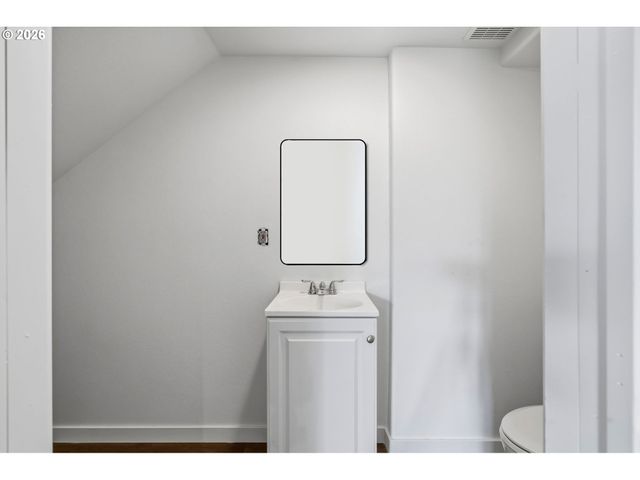16800 Nw ELLIOT Rd, Portland, OR 97231