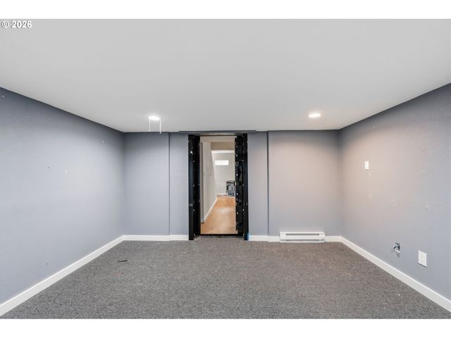 16800 Nw ELLIOT Rd, Portland, OR 97231