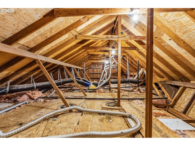 16800 Nw ELLIOT Rd, Portland, OR 97231