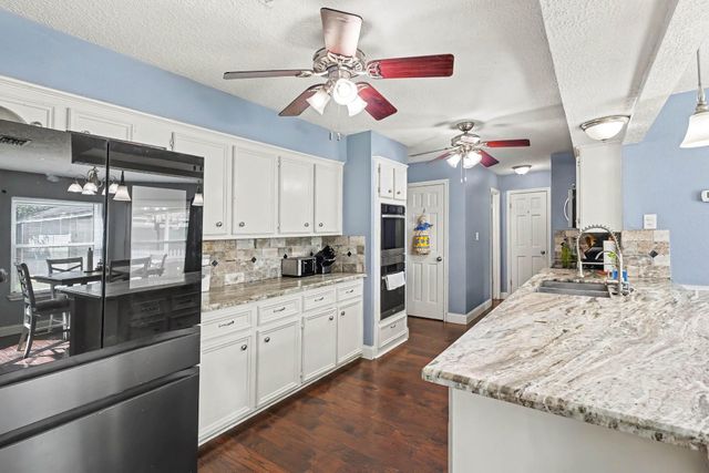 20702 Trellis Lane, Houston, TX 77073
