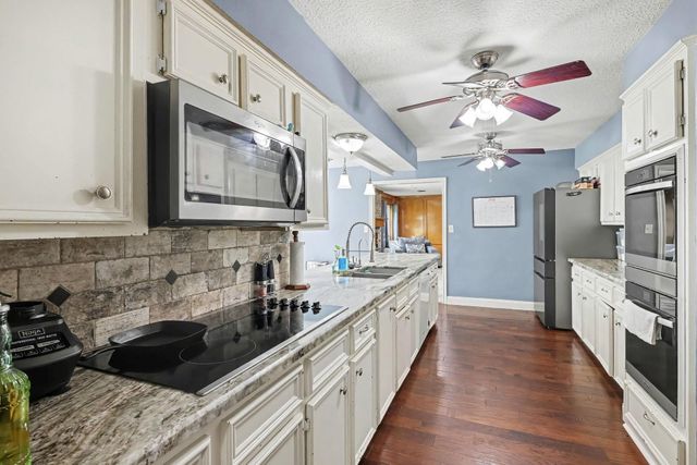 20702 Trellis Lane, Houston, TX 77073