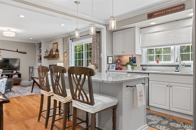 11958 Rocky Drive, Creve Coeur, MO 63141
