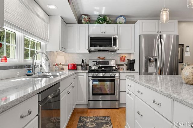 11958 Rocky Drive, Creve Coeur, MO 63141