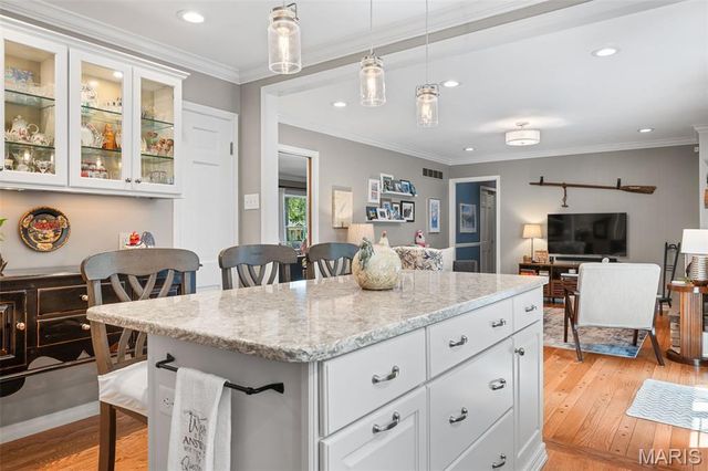 11958 Rocky Drive, Creve Coeur, MO 63141