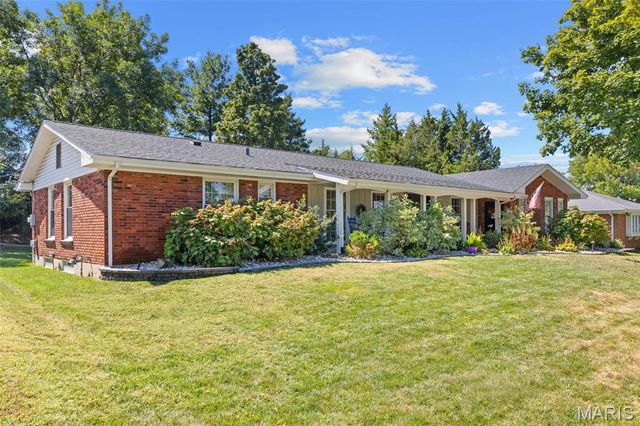 11958 Rocky Drive, Creve Coeur, MO 63141
