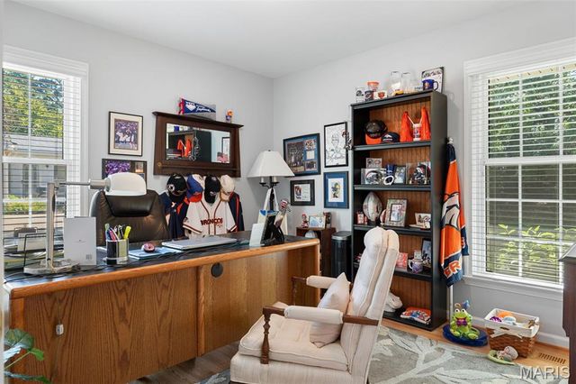 11958 Rocky Drive, Creve Coeur, MO 63141