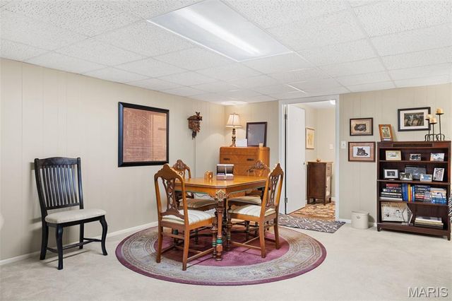11958 Rocky Drive, Creve Coeur, MO 63141