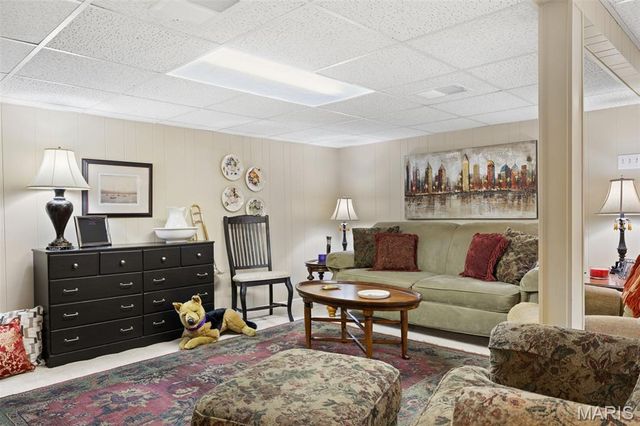 11958 Rocky Drive, Creve Coeur, MO 63141