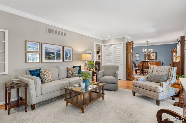 11958 Rocky Drive, Creve Coeur, MO 63141