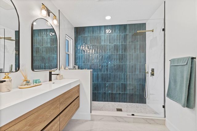 6410 38TH AVENUE CIRCLE W, Bradenton, FL 34209