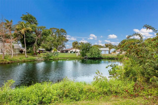 6410 38TH AVENUE CIRCLE W, Bradenton, FL 34209