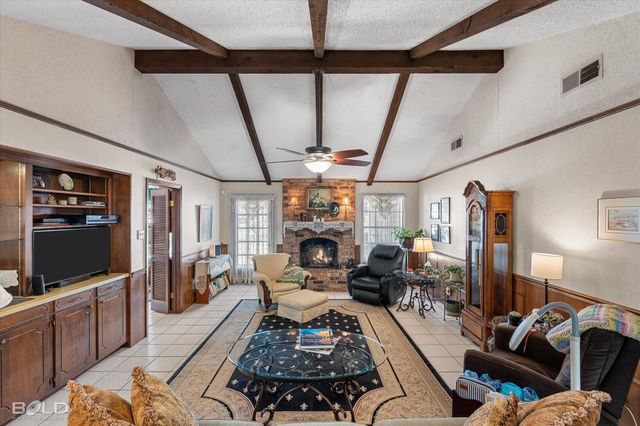 3320 Mesa Drive, Shreveport, LA 71118