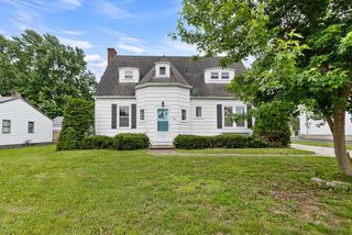 716 W MAIN STREET, Hortonville, WI 54944