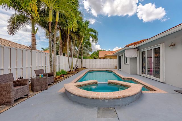 16931 SW 5th Ct, Weston, FL 33326