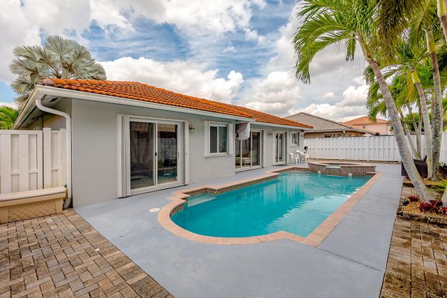 16931 SW 5th Ct, Weston, FL 33326