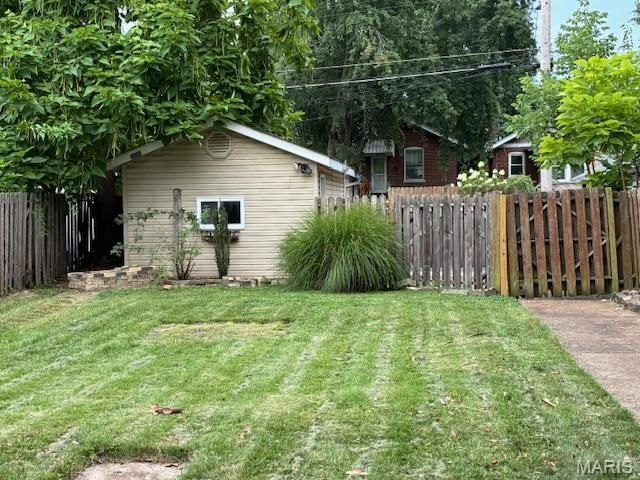 5416 S 37th Street, St Louis, MO 63116