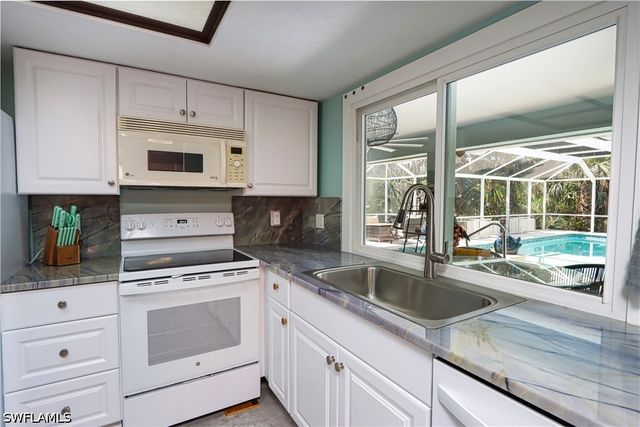 27165 Edenbridge CT, Bonita Springs, FL 34135