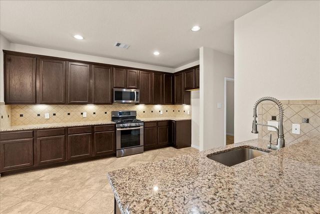 11815 Eagle Ridge Drive, Mont Belvieu, TX 77535