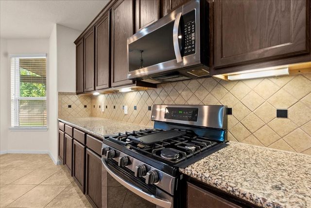 11815 Eagle Ridge Drive, Mont Belvieu, TX 77535