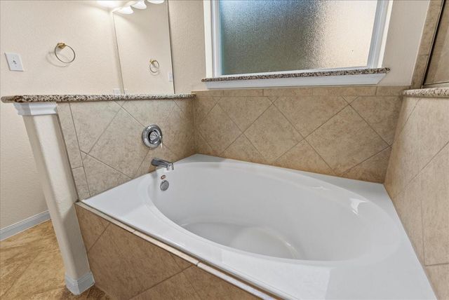 11815 Eagle Ridge Drive, Mont Belvieu, TX 77535