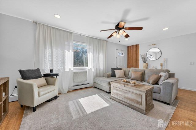 810 Cricket Lane, Woodbridge Proper, NJ 07095