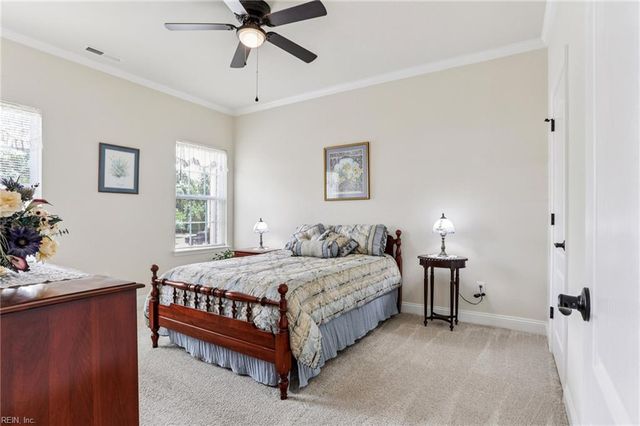7521 Villa Ct, Gloucester Point, VA 23062