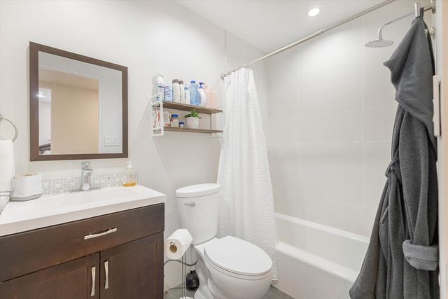 905 56th Street NW, Albuquerque, NM 87105