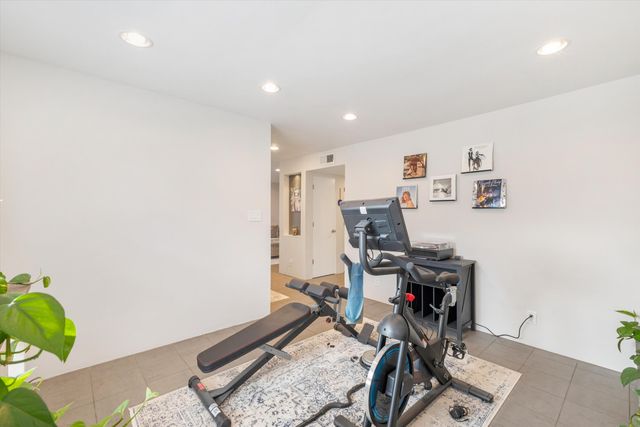 905 56th Street NW, Albuquerque, NM 87105