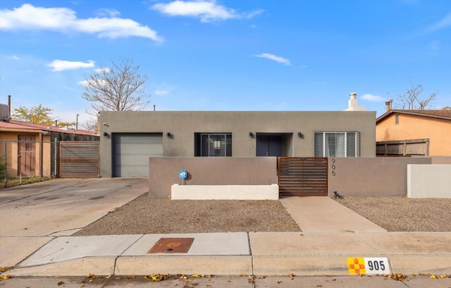 905 56th Street NW, Albuquerque, NM 87105