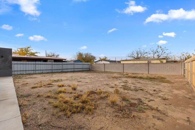 905 56th Street NW, Albuquerque, NM 87105