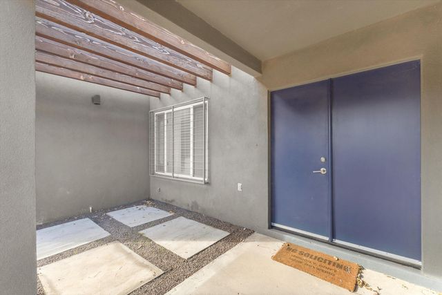 905 56th Street NW, Albuquerque, NM 87105